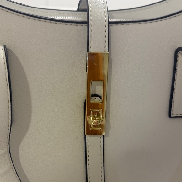 Chic Tibes White purse Set - Picture 3 of 7